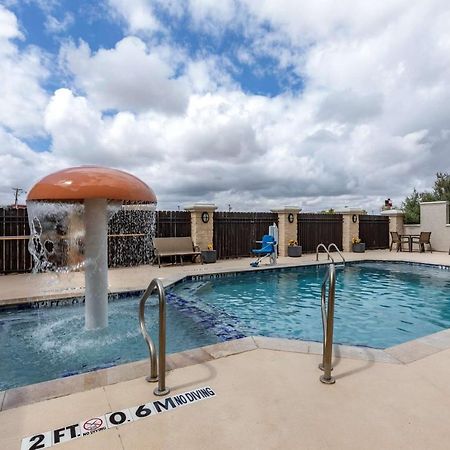 Best Western Plus North Odessa Inn & Suites Exteriör bild
