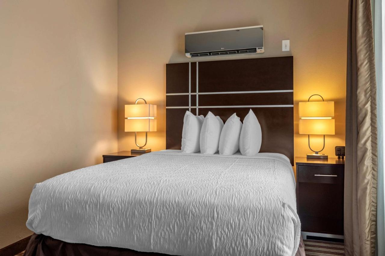 Best Western Plus North Odessa Inn & Suites Exteriör bild